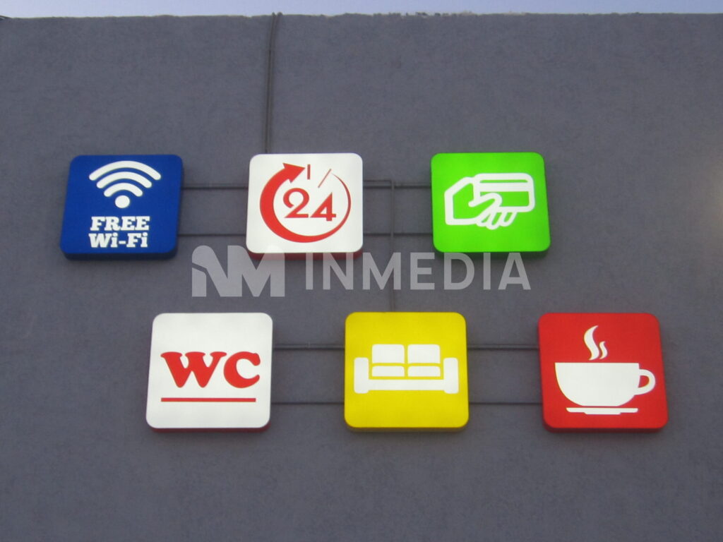 Световые буквы с несветовым бортом